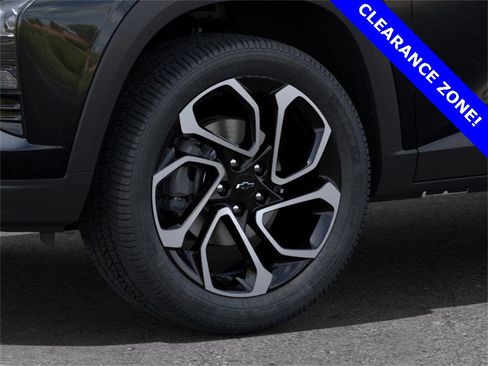New 2025 Chevrolet Trax RS w/ Sunroof Package image 9