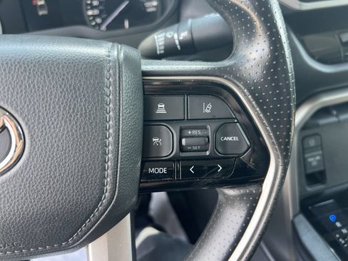 Used 2022 Toyota Tundra SR5 w/ SR5 Convenience Package AWD/4WD image 20