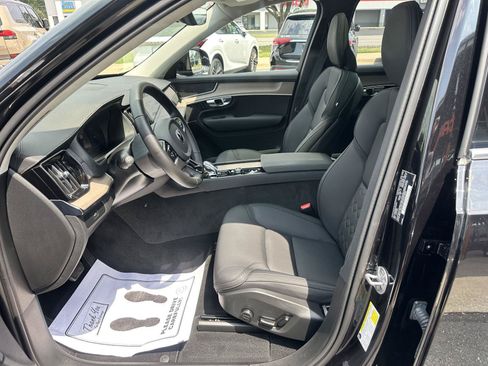 Used 2025 Volvo XC90 B6 Plus AWD/4WD image 22