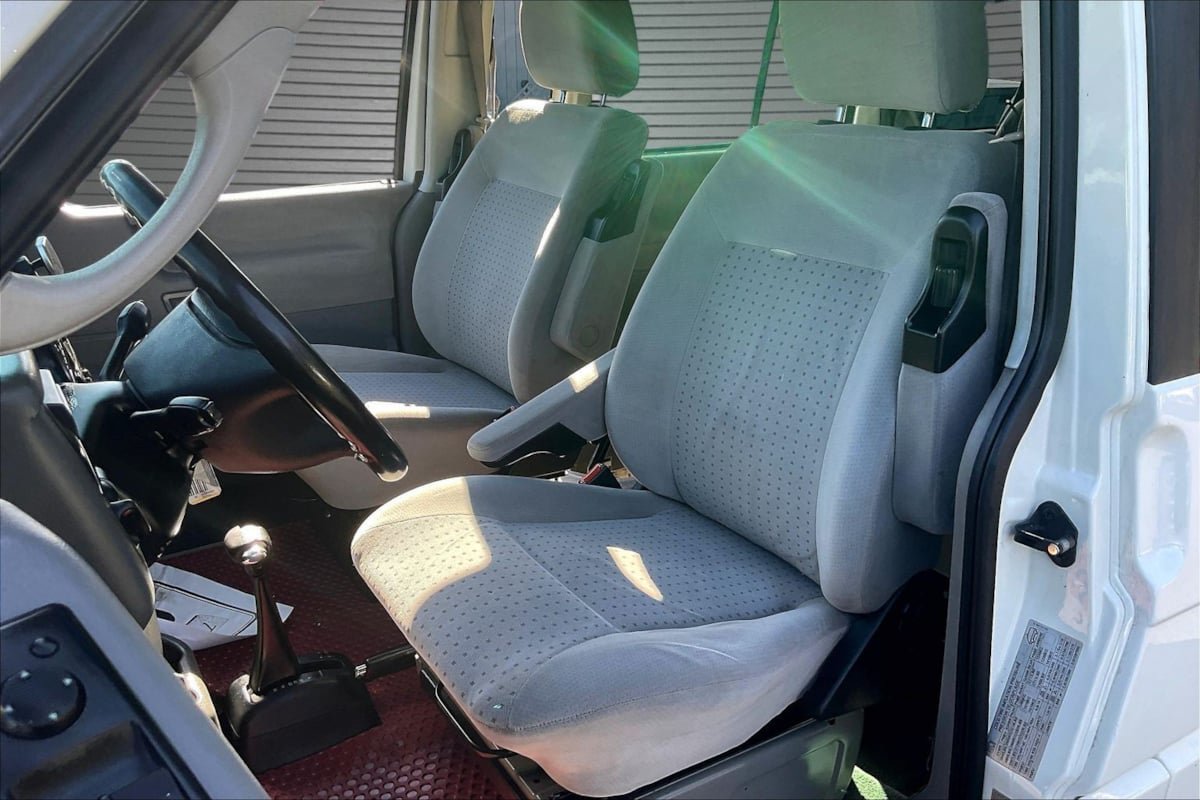 Used 2002 Volkswagen Eurovan MV FWD image 19