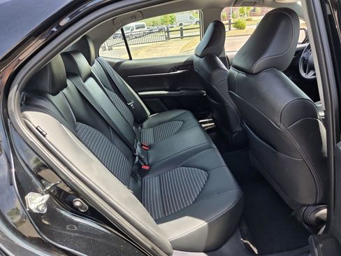Used 2024 Toyota Camry SE image 14