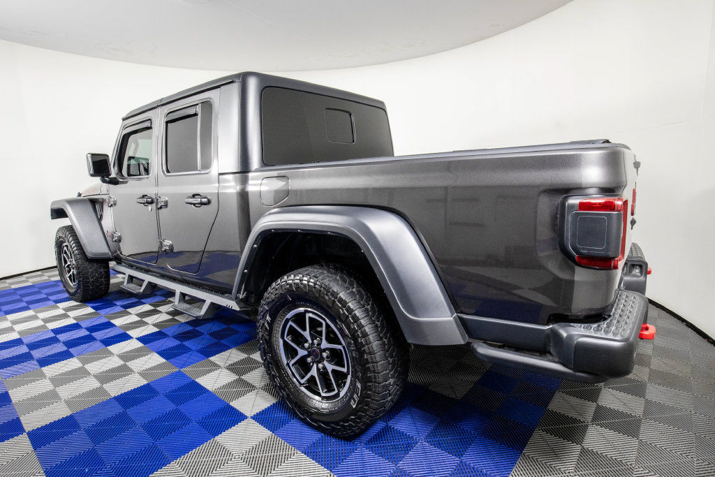 Used 2024 Jeep Gladiator Rubicon w/ Technology Group AWD/4WD image 9