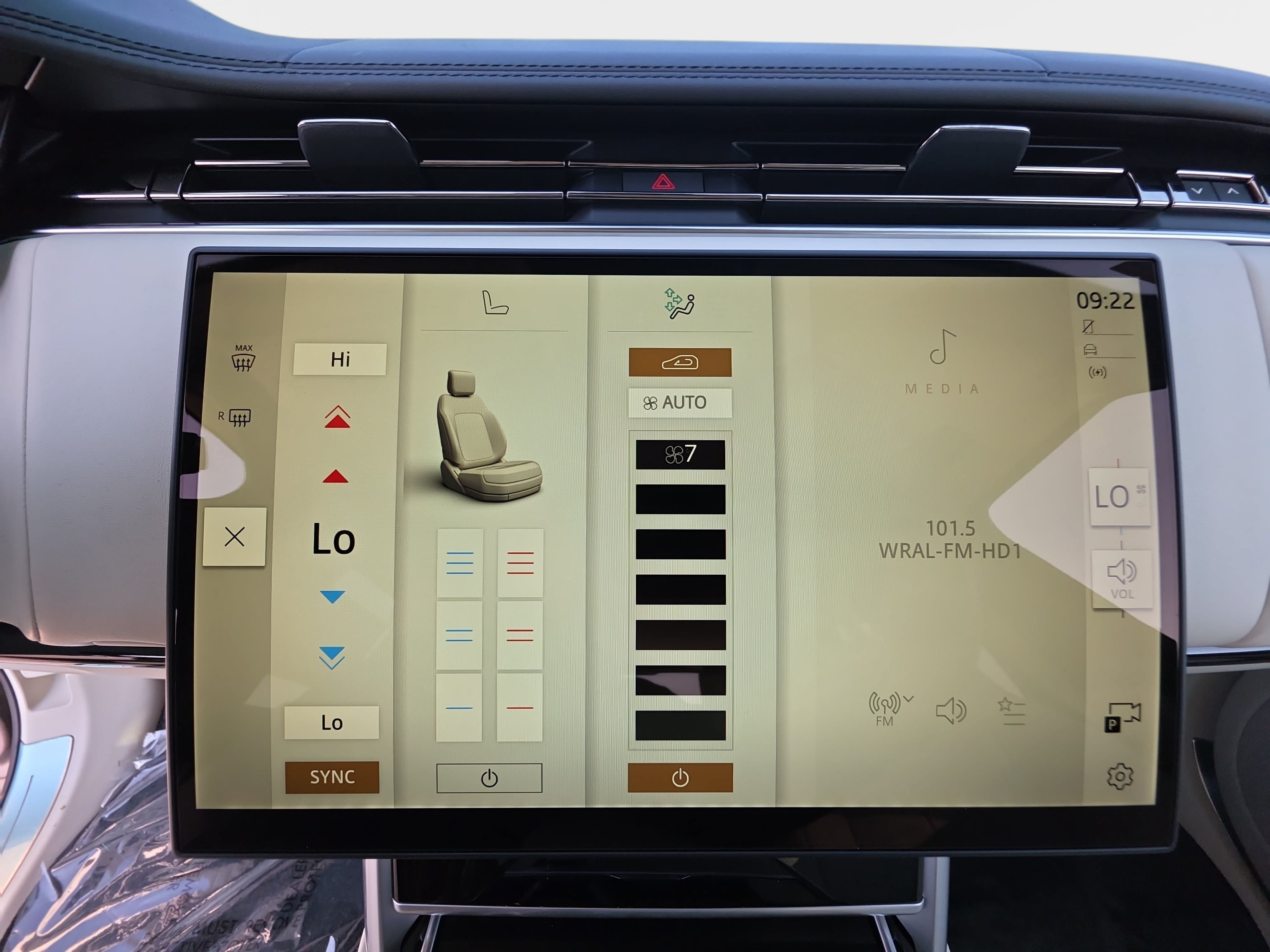 New 2026 Land Rover Range Rover SE AWD/4WD image 22