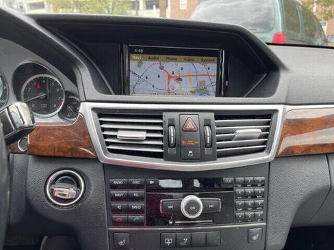 Used 2010 Mercedes-Benz E 350 4MATIC Sedan image 15