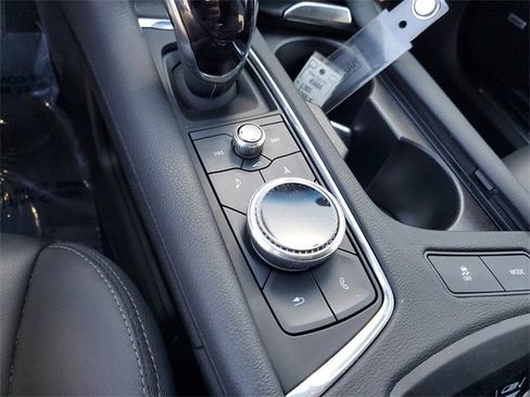 Used 2025 Cadillac XT5 Premium Luxury image 24