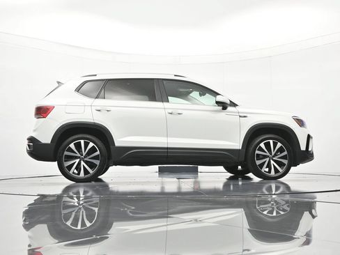 Used 2024 Volkswagen Taos SE FWD image 39