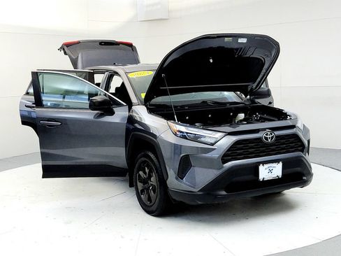 Used 2023 Toyota RAV4 LE AWD/4WD image 9