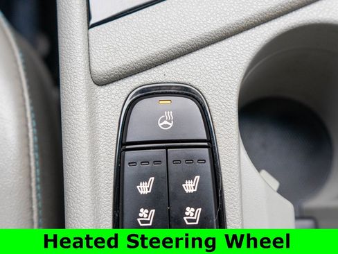 Used 2017 Kia Niro Touring image 28