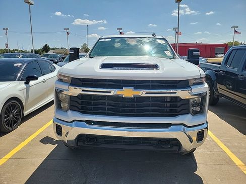 Used 2024 Chevrolet Silverado 2500 LT w/ Snow Plow Prep/Camper Package AWD/4WD image 1