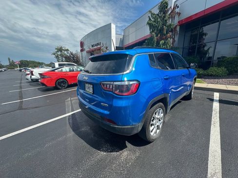 Used 2023 Jeep Compass Latitude AWD/4WD image 7