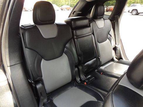 Used 2014 Jeep Cherokee Limited FWD image 23