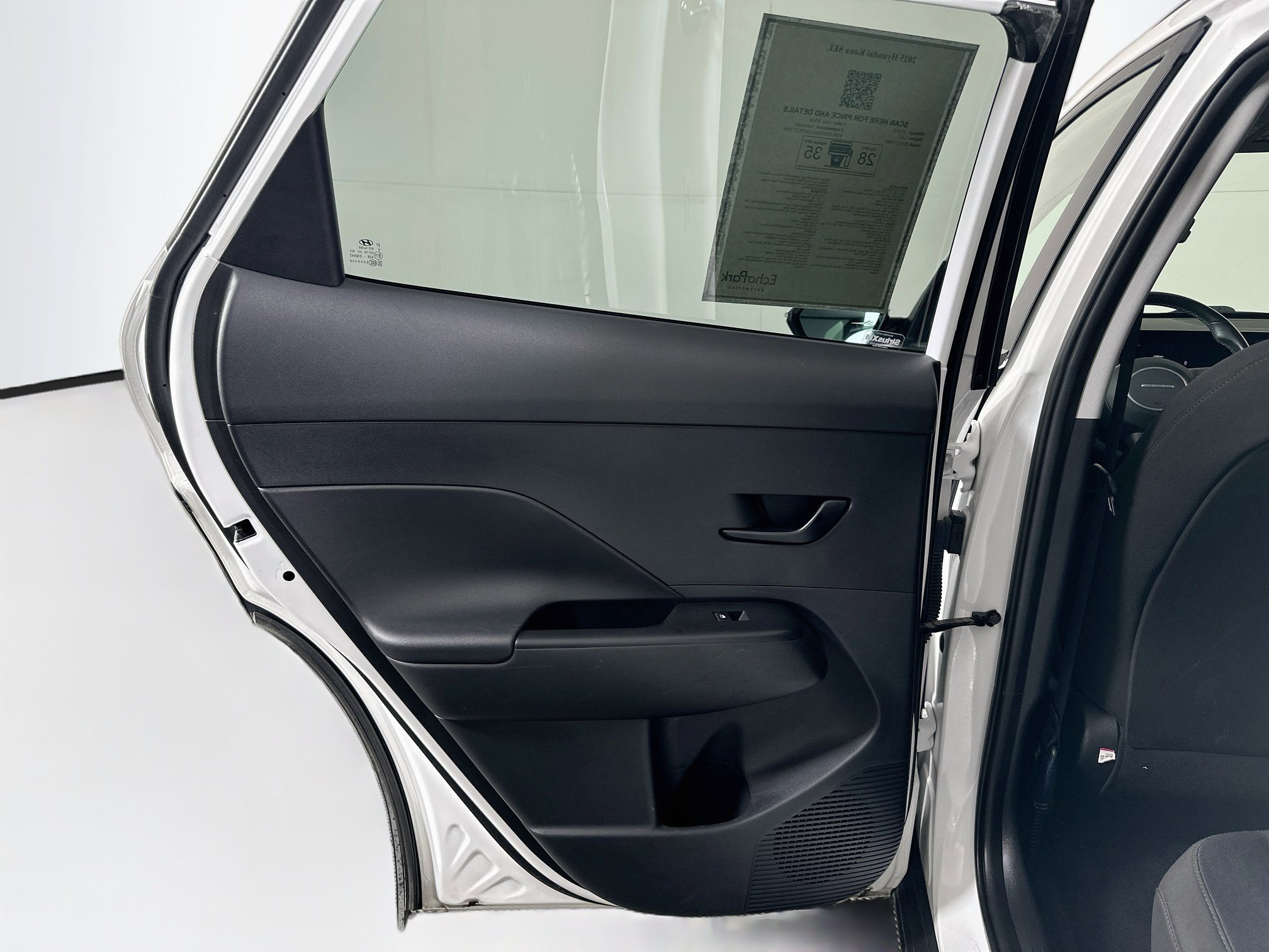 Used 2025 Hyundai Kona SEL FWD image 26