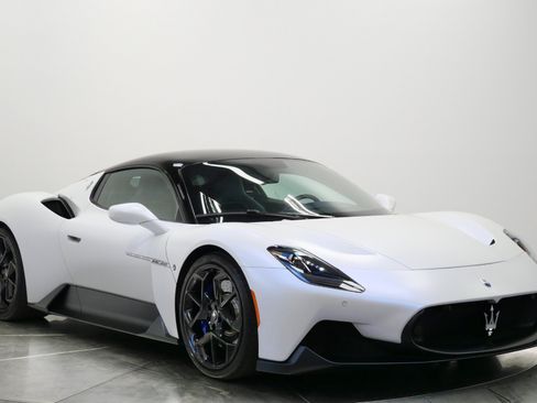 Used 2023 Maserati MC20 Coupe RWD image 3