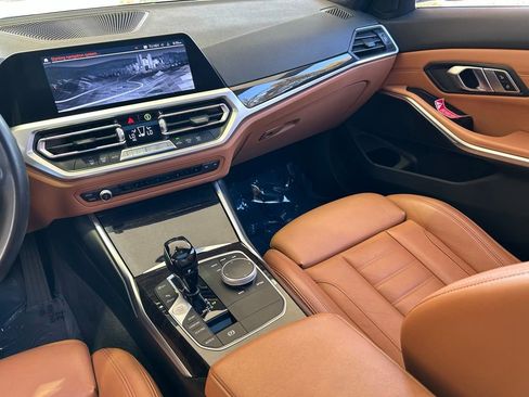 Used 2019 BMW 330i Sedan w/ Driving Assistance Package image 11