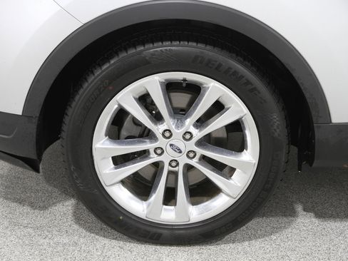 Used 2018 Ford Explorer XLT w/ Equipment Group 202A image 23