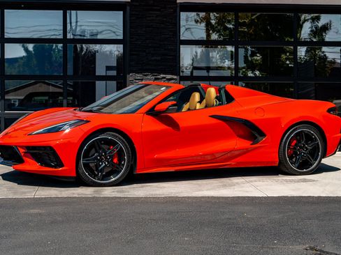 Used 2021 Chevrolet Corvette Stingray Preferred Conv w/ 2LT RWD image 2