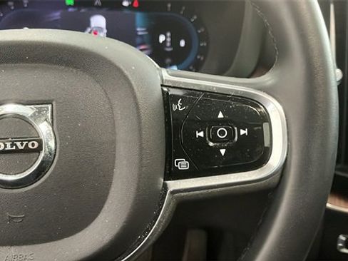 Certified 2023 Volvo XC60 B5 Plus w/ Climate Package image 13