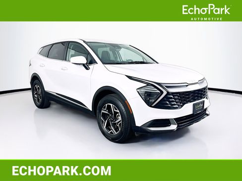 Used 2025 Kia Sportage LX image 1