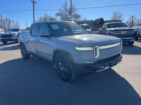 Used 2023 Rivian R1T Adventure image 7