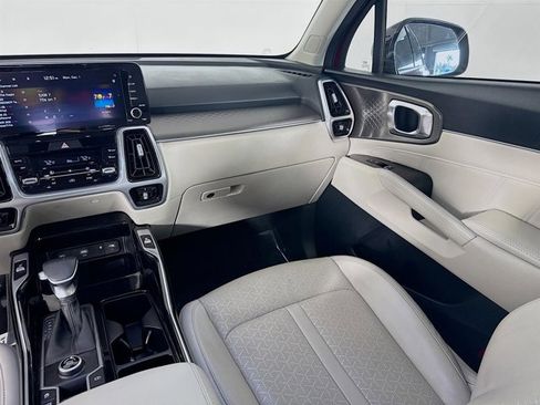 Used 2022 Kia Sorento SX image 26