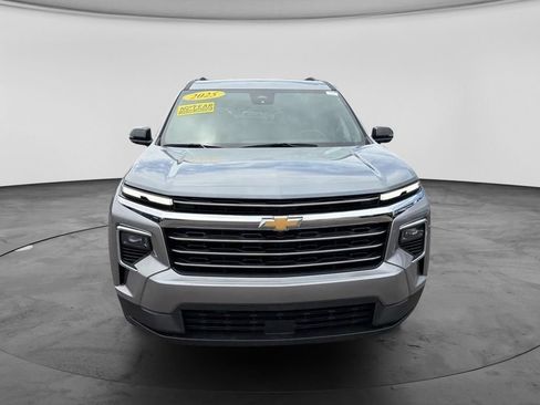 Used 2025 Chevrolet Traverse LT AWD/4WD image 4