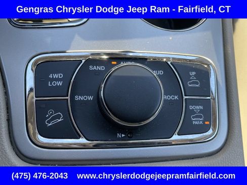 Used 2019 Jeep Grand Cherokee Overland AWD/4WD image 52