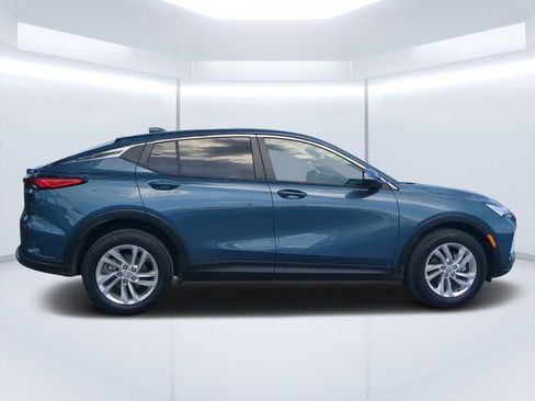 Used 2025 Buick Envista Preferred w/ Convenience II Package FWD image 2