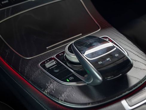 Used 2020 Mercedes-Benz E 350 Sedan image 33