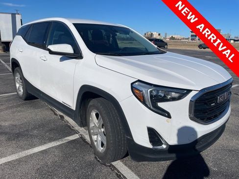 Used 2020 GMC Terrain SLE image 1