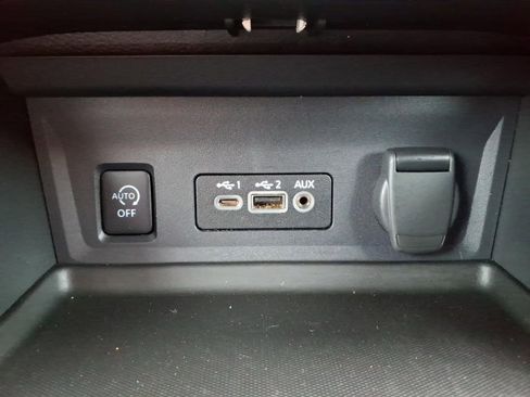 Used 2024 Nissan Sentra SV FWD image 23