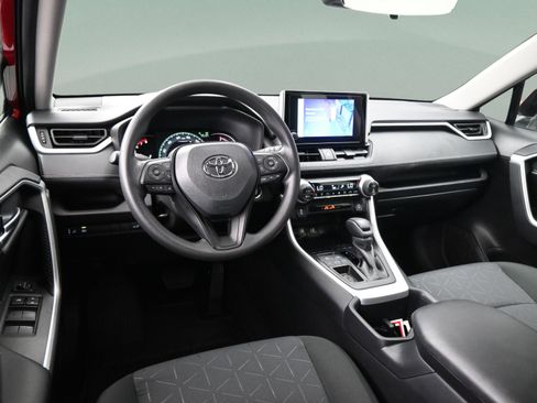 Certified 2025 Toyota RAV4 XLE w/ Convenience Package image 34