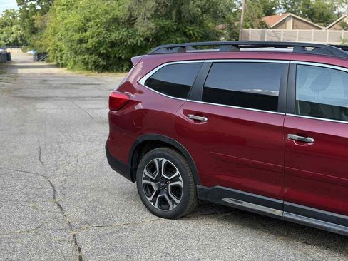 Used 2024 Subaru Ascent Touring AWD/4WD image 4
