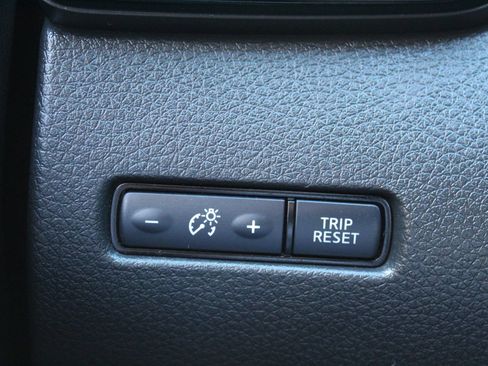 Used 2021 Nissan Rogue Sport SV FWD image 27