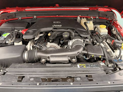 Used 2018 Jeep Wrangler Unlimited Sahara w/ Uconnect 4C Nav & Sound Group AWD/4WD image 15