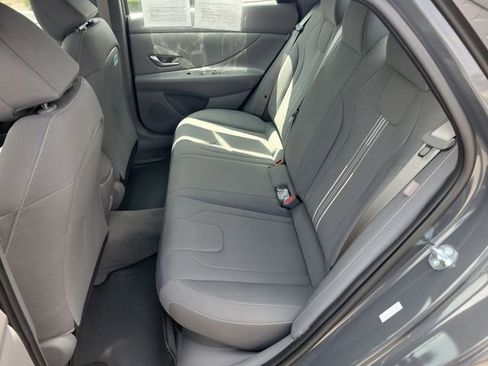 Certified 2025 Hyundai Elantra SEL FWD image 24