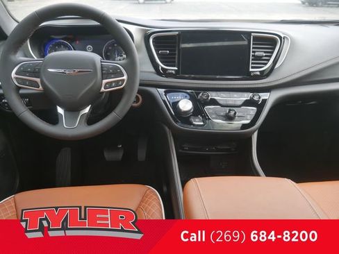New 2026 Chrysler Pacifica Pinnacle w/ Trailer Tow Group AWD/4WD image 47