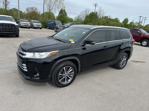 Used 2018 Toyota Highlander XLE image 15
