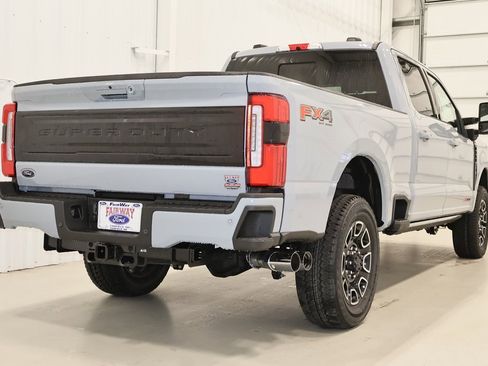 New 2025 Ford F350 Platinum w/ FX4 Off-Road Package image 8
