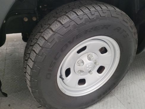 Used 2016 RAM 1500 Tradesman image 31