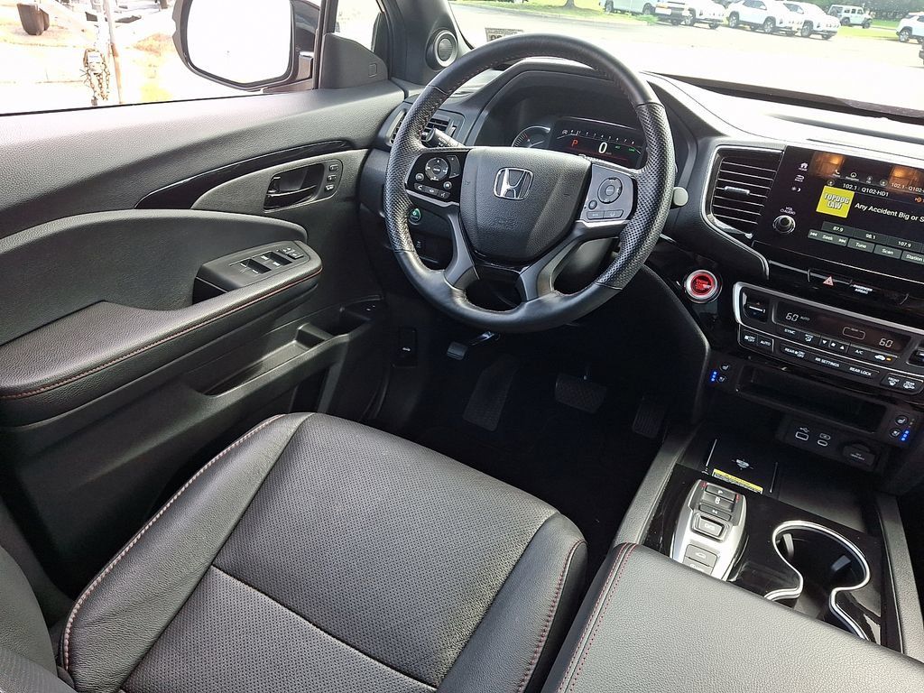 Used 2024 Honda Passport Black Edition image 15