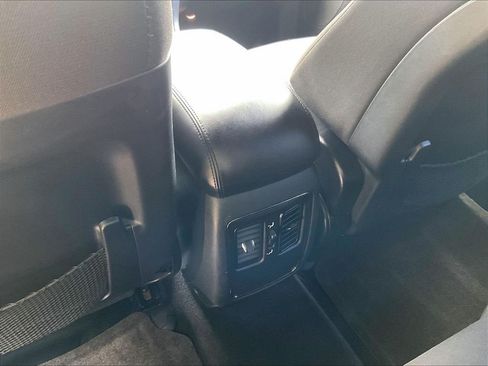 Used 2020 Jeep Grand Cherokee Laredo AWD/4WD image 28