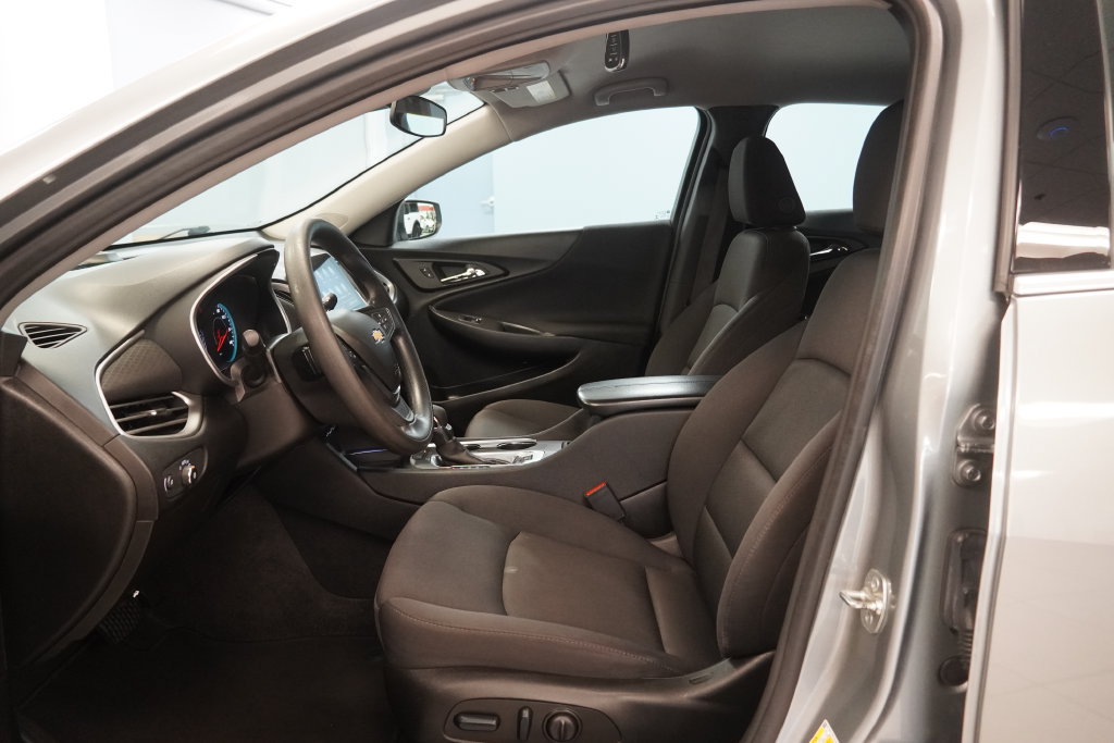 Used 2024 Chevrolet Malibu LT FWD image 5