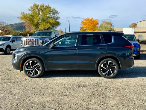 Used 2024 Mitsubishi Outlander SE image 2