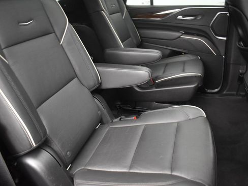 Used 2021 Cadillac Escalade Premium Luxury w/ LPO, Illumination Package image 36