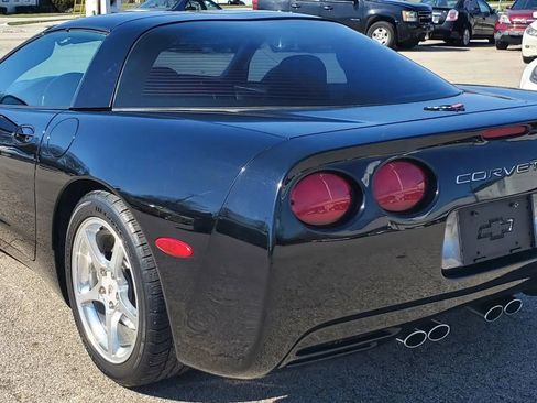 Used 2004 Chevrolet Corvette Coupe w/ Preferred Equipment Group image 13