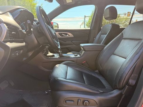 Used 2023 Chevrolet Traverse LT w/ Rear Camera Mirror Package AWD/4WD image 7