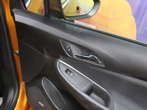 Used 2017 Chevrolet Cruze LT FWD image 11