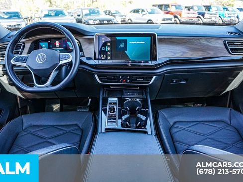 Used 2024 Volkswagen Atlas SE image 27