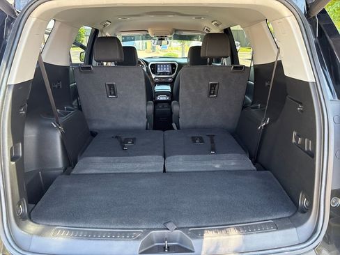 Certified 2022 GMC Acadia SLE w/ Driver Convenience Package image 37