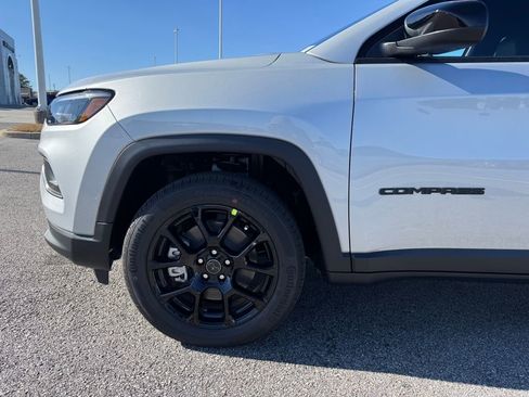 New 2026 Jeep Compass Latitude image 27